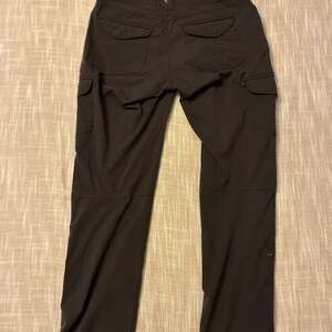 KÜHL Women's Freeflex Roll-Up Lightweight Hiking Cargo Pants in Raven